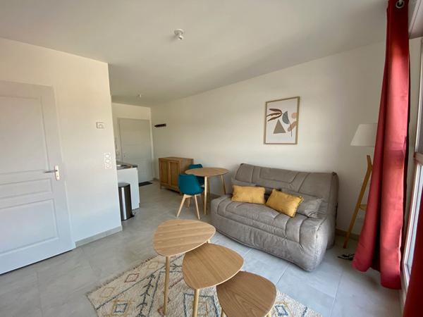 Studio à louer / Blois / Meublé / Récent / Loyer avec chauffage et eau chaude inclus / 20m²