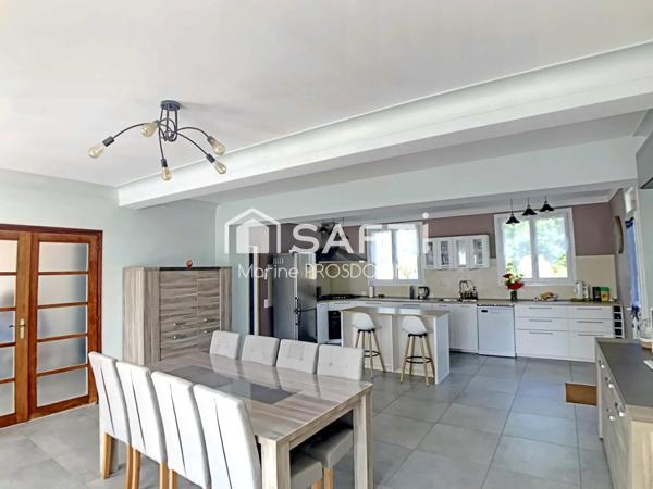 Maison T4/5 sur 1654 m² de terrain.