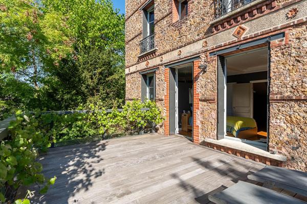 Maison de famille réinventée et son jardin secret dans le très prisé quartier Brancas