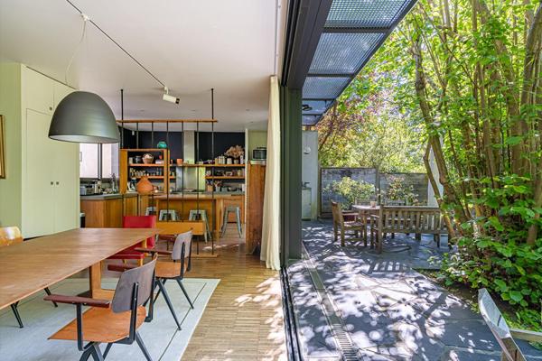 Maison de famille réinventée et son jardin secret dans le très prisé quartier Brancas