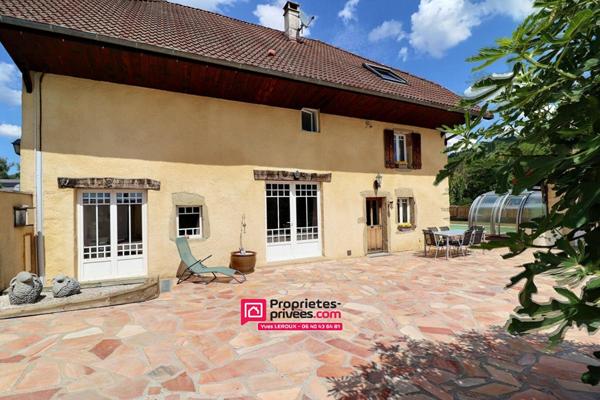 Charmante maison  individuelle , 7 pièces, piscine