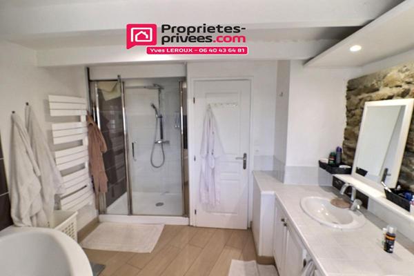 Charmante maison  individuelle , 7 pièces, piscine