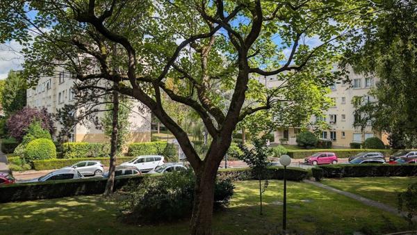 Le Vieux Saint-Maur – F3 lumineux avec balcon, proche Marne