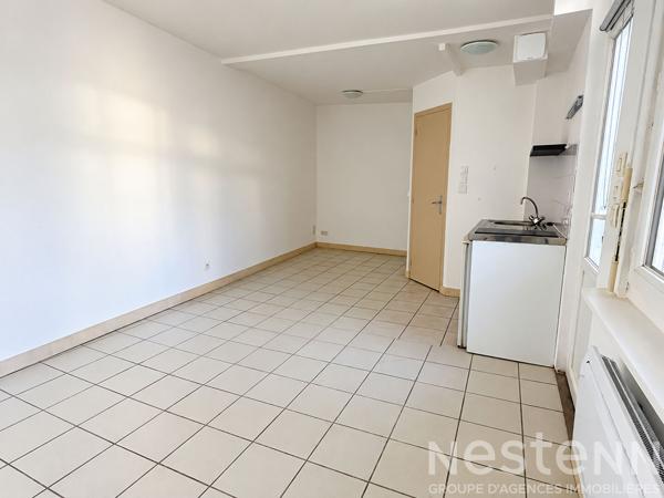 A LOUER - Charmant studio vide de 23 m² idéal étudiant ou jeune actif