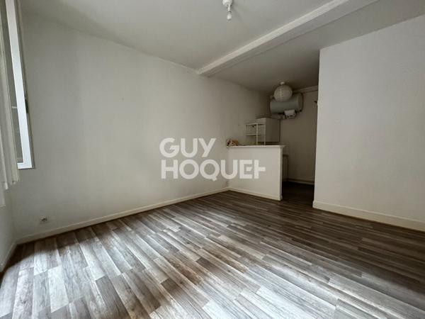 Appartement T 2 de 40 m2 sur cours - terrasse 4.5 M2 - double expo S/O au calme