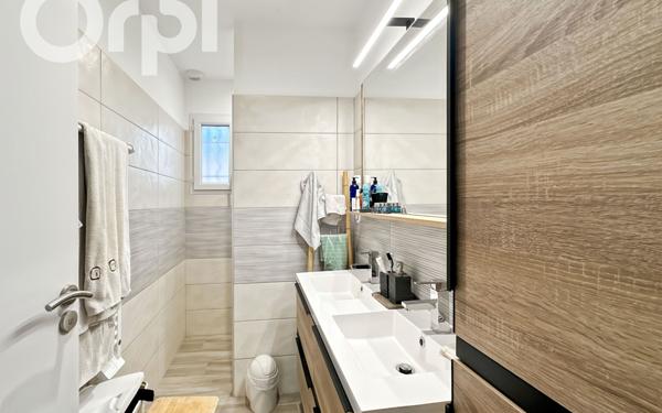 Maison à vendre    3 pièces • 67 m2 Rocher