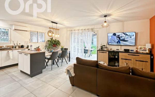 Maison à vendre    3 pièces • 67 m2 Rocher