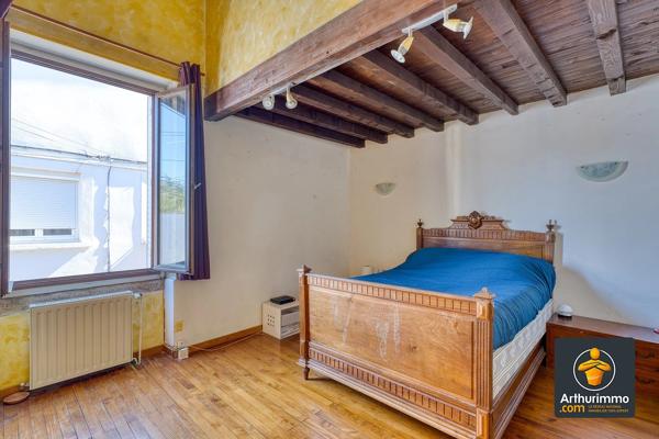 Vente                                                      Appartement
                        
                     3 pièces                      75 m2                     à Vourles