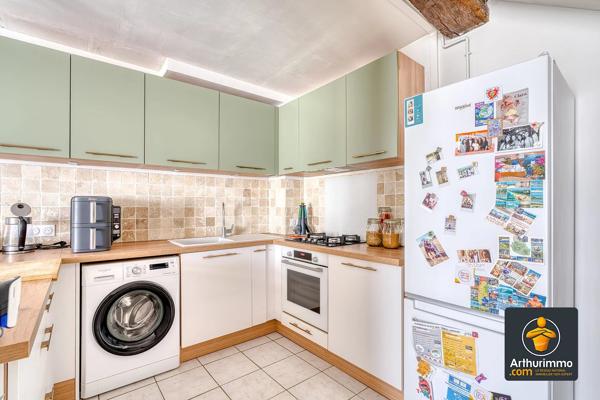 Vente                                                      Appartement
                        
                     3 pièces                      75 m2                     à Vourles