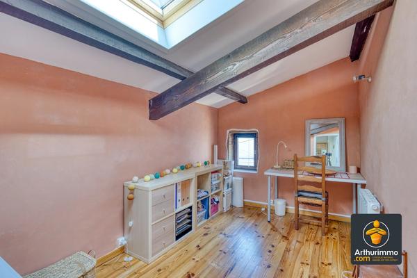 Vente                                                      Appartement
                        
                     3 pièces                      75 m2                     à Vourles