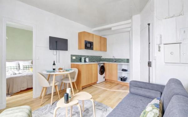 Appartement à vendre    2 pièces • 26,74 m2 Paris 18