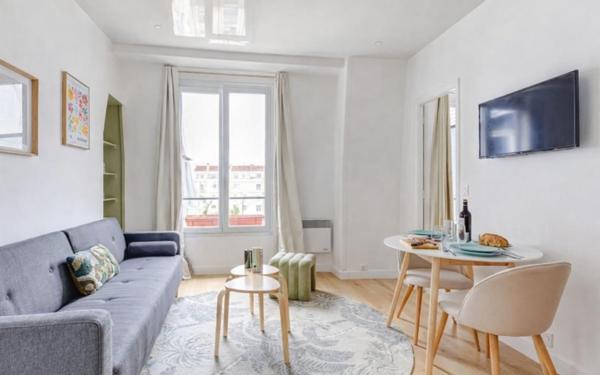 Appartement à vendre    2 pièces • 26,74 m2 Paris 18