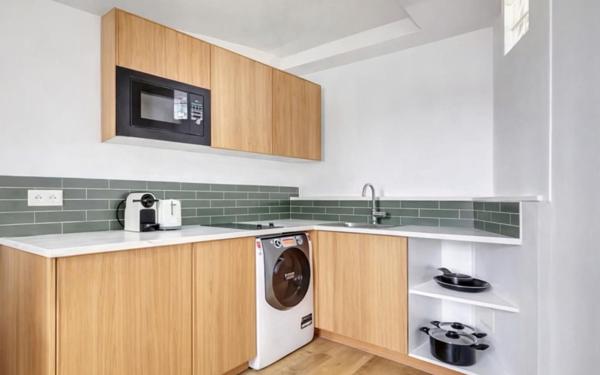 Appartement à vendre    2 pièces • 26,74 m2 Paris 18