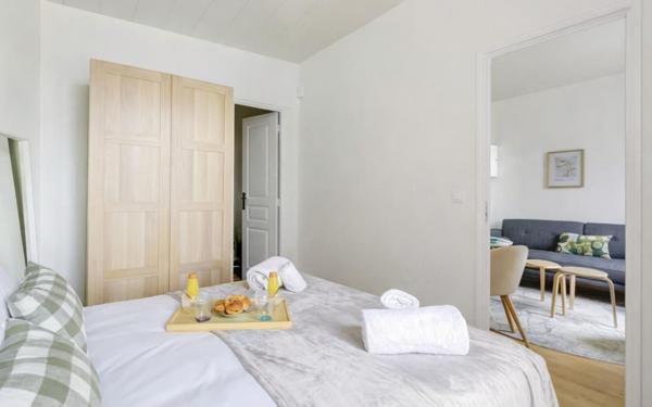 Appartement à vendre    2 pièces • 26,74 m2 Paris 18