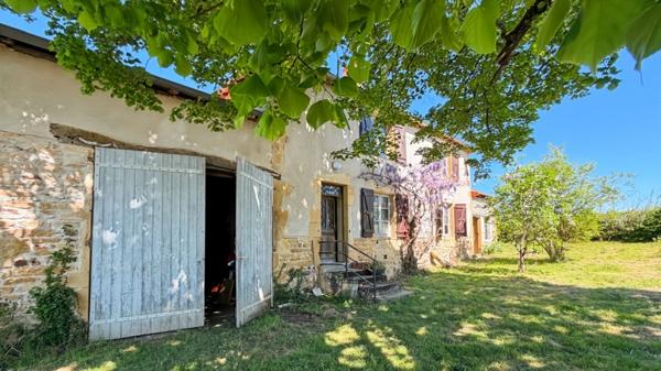 MAISON A RENOVER D'UN POTENTIEL D'ENVIRON 170 M2, TERRAIN DE 7889 M², GARAGE ET DEPENDANCES