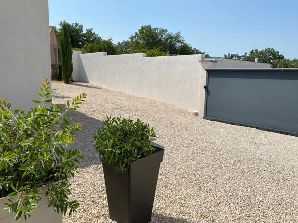 Proche de Nîmes, Maison à vendre 4 pièces de 115 m2, double garage, carport, piscine