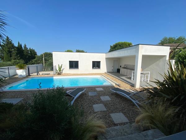 Proche de Nîmes, Maison à vendre 4 pièces de 115 m2, double garage, carport, piscine