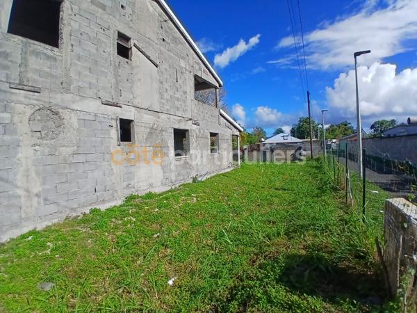Vente
                Maison198 m² - 4 Pièces -
                    PORT LOUIS (97117)
