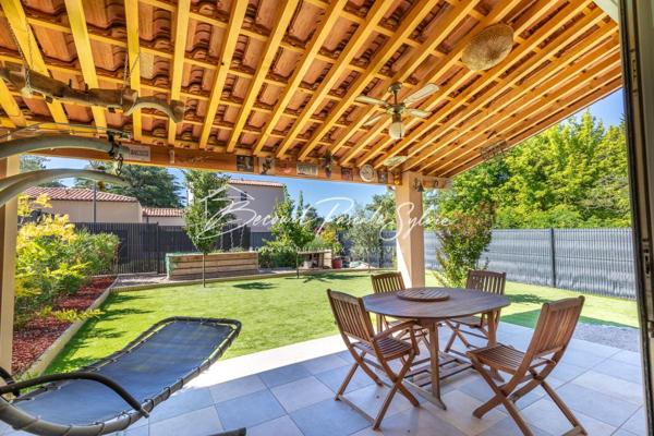 Maison récente 2023 avec garage XXL de 47 m² et mezzanine de 40 m²
