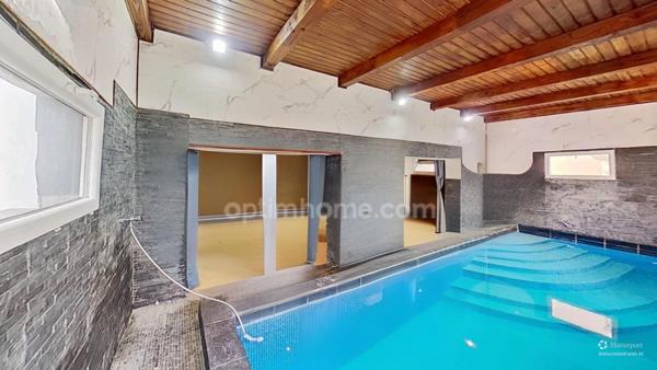 CHENNEVIERES SUR MARNE - Maison familiale avec piscine, sous-sol total et nombreuses dépendances – 187m²