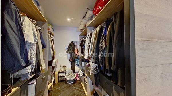 CHENNEVIERES SUR MARNE - Maison familiale avec piscine, sous-sol total et nombreuses dépendances – 187m²