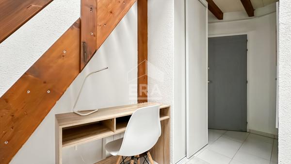 Appartement avec mezzanine proche de l'Avenue de Laon.