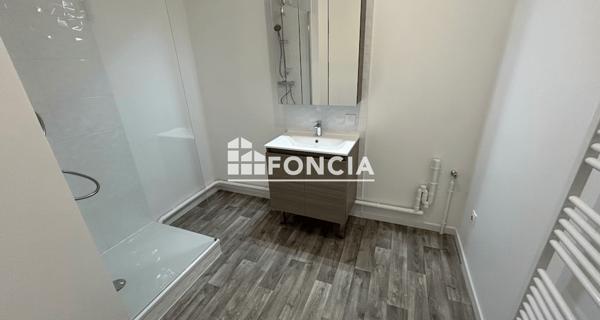 Location Appartement 2 pièces 45.44 m² - Corbeil-essonnes 91100