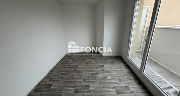 Location Appartement 2 pièces 45.44 m² - Corbeil-essonnes 91100