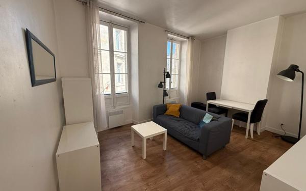 Appartement à louer    2 pièces •  Bordeaux
