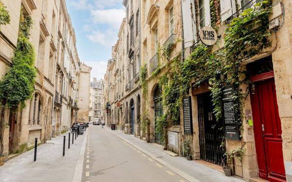 Appartement à louer    2 pièces •  Bordeaux