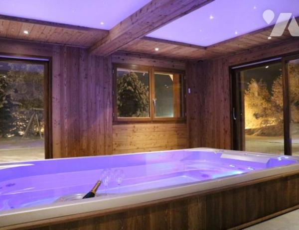 Chalet d'exception sur les pistes avec balnéo pour 15 pers, Coup de cœur assuré !