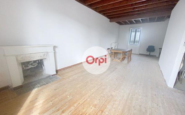 Maison à vendre    9 pièces •  Questembert