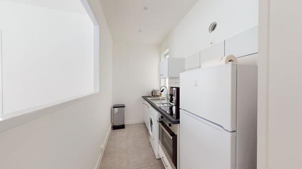 Appartement 2 pièces de 26.75 m2 vendu loué en meublé, avenue d'Argenteuil.