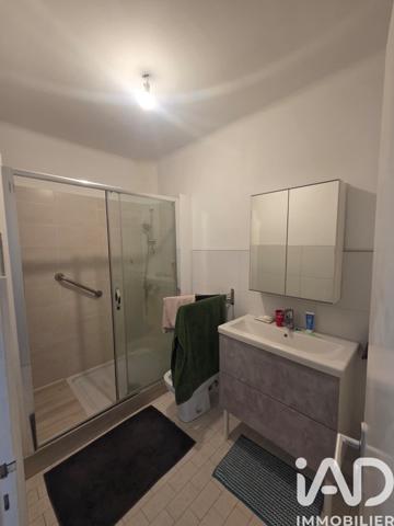 Location appartement 3 pièces 73 m² Solliès-Ville