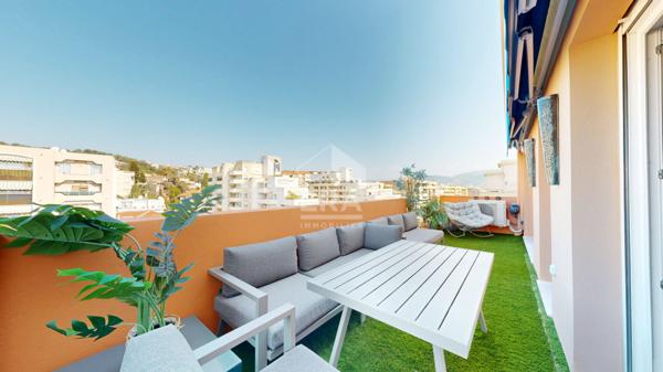 NICE - RUE DE FRANCE / PROMENADE : MAGNIFIQUE F3 AVEC GRANDE TERRASSE DE 17 M² À CIEL OUVERT VUE DÉGAGÉE VILLE ET MER