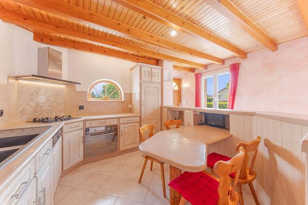 Maison à Châtenoy Le Royal de 110 m² avec 4 chambres