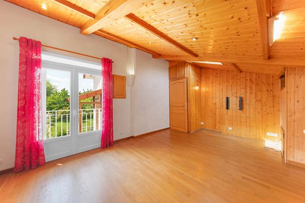 Maison à Châtenoy Le Royal de 110 m² avec 4 chambres