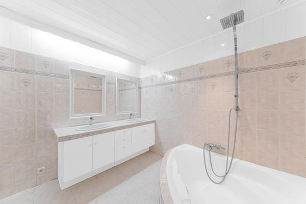Maison à Châtenoy Le Royal de 110 m² avec 4 chambres