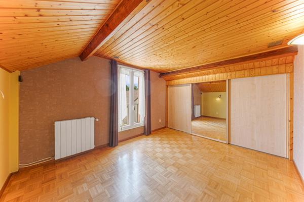 Maison à Châtenoy Le Royal de 110 m² avec 4 chambres