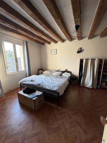 A vendre Longère de caractère, La Bohalle, 20 minutes d'Angers, Terrain, Dépendances, Cachet de l'ancien.