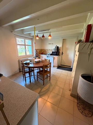 A vendre Longère de caractère, La Bohalle, 20 minutes d'Angers, Terrain, Dépendances, Cachet de l'ancien.