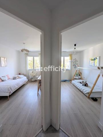 Maison
         6 pièces
        - 120 m² 549 900 € *