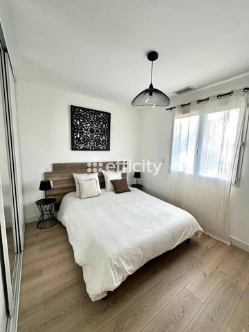 Maison
         6 pièces
        - 120 m² 549 900 € *