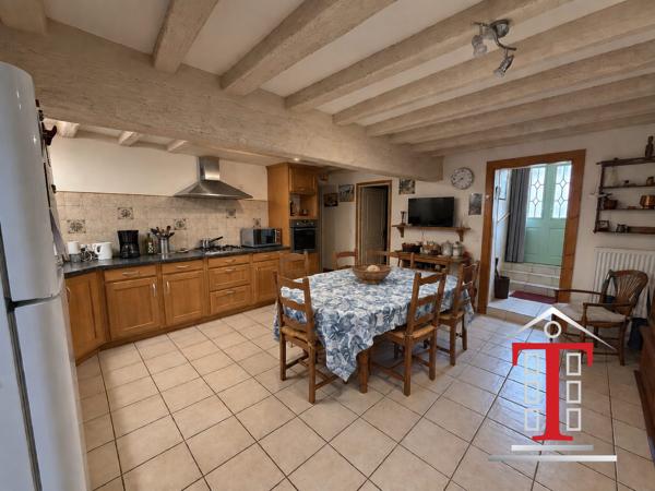 BEAUFORT EN ANJOU - MAISON ANCIENNE RÉNOVÉE