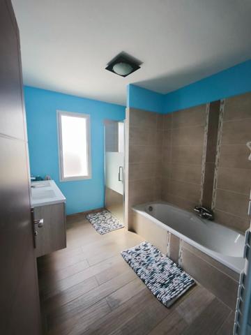 Maison à SAINT-JULIEN-DES-LANDES, 85150 - 5 pièces 110m²