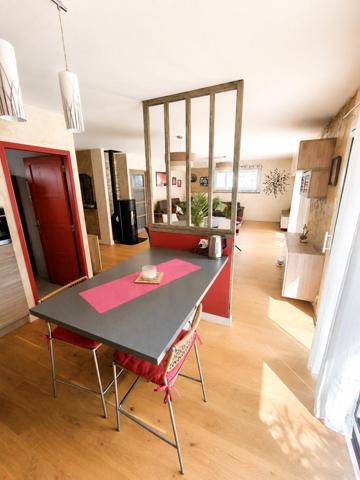 Maison à SAINT-JULIEN-DES-LANDES, 85150 - 5 pièces 110m²