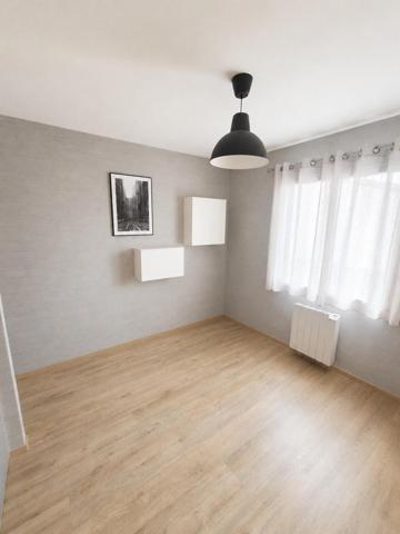 Maison à SAINT-JULIEN-DES-LANDES, 85150 - 5 pièces 110m²