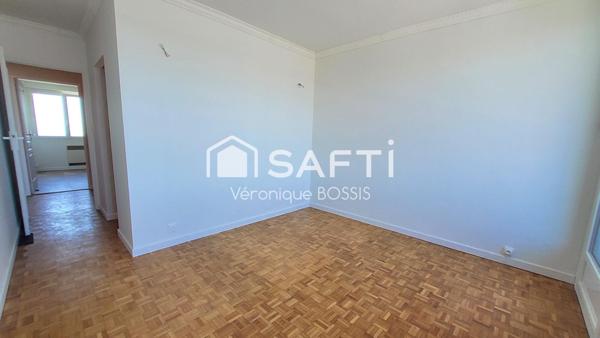 très beau T5 entièrement rénové, résidence Le Chatelet, quartier des Halles La Roche sur Yon