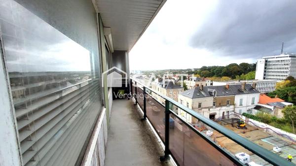 très beau T5 entièrement rénové, résidence Le Chatelet, quartier des Halles La Roche sur Yon