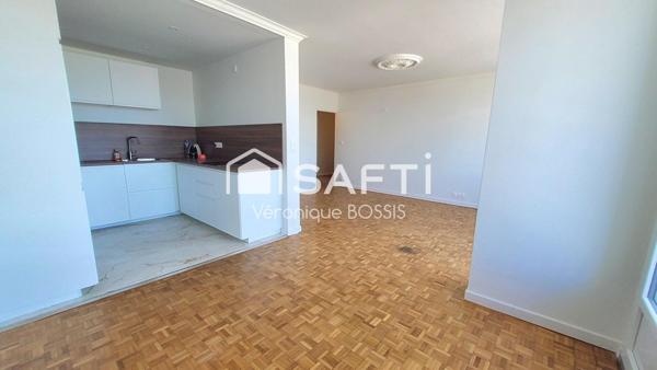 très beau T5 entièrement rénové, résidence Le Chatelet, quartier des Halles La Roche sur Yon